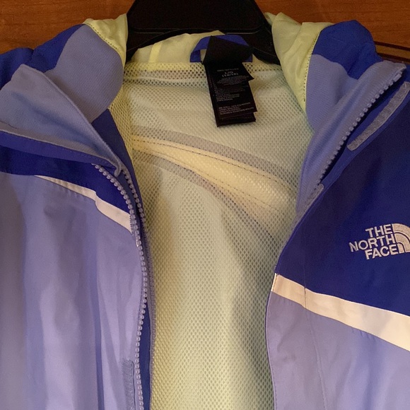 The North Face Girls Jacket - Picture 3 of 7